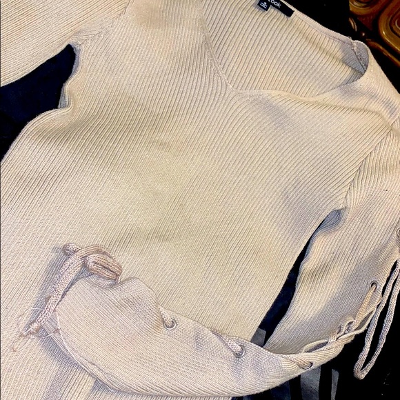 Sweater - Picture 1 of 1